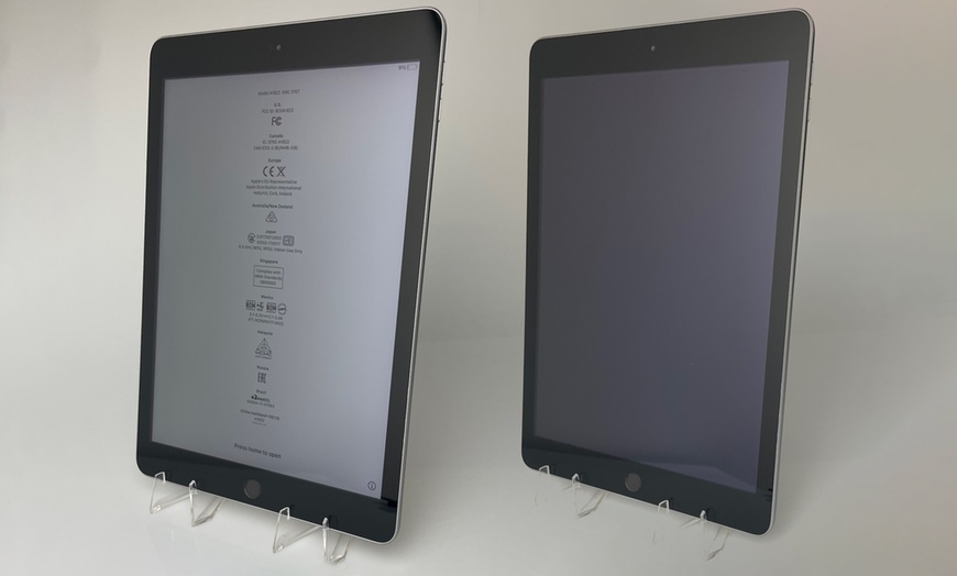 Image 2: Apple ipad 5th Generation Space Grey Refurbished 32GB