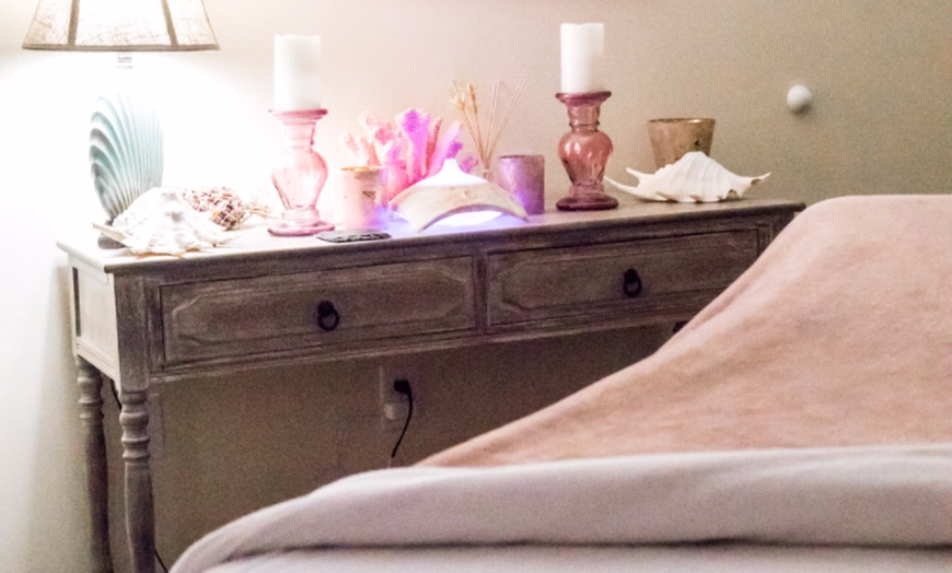 Image 3: Rejuvenate with a Refreshing Signature Facials Session