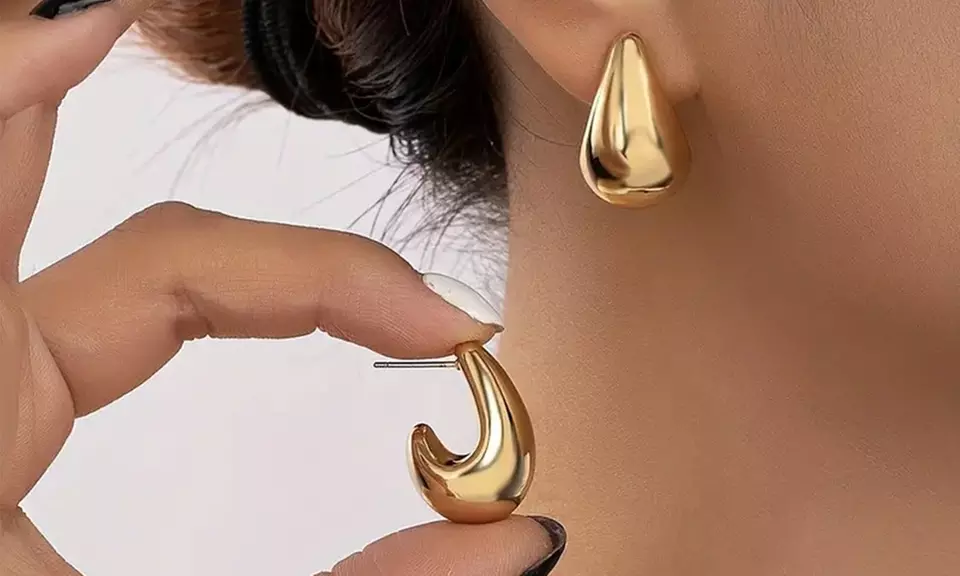 One or Two Pairs of Gold Teardrop Earrings – Lightweight and Elegant Design - Primary Image