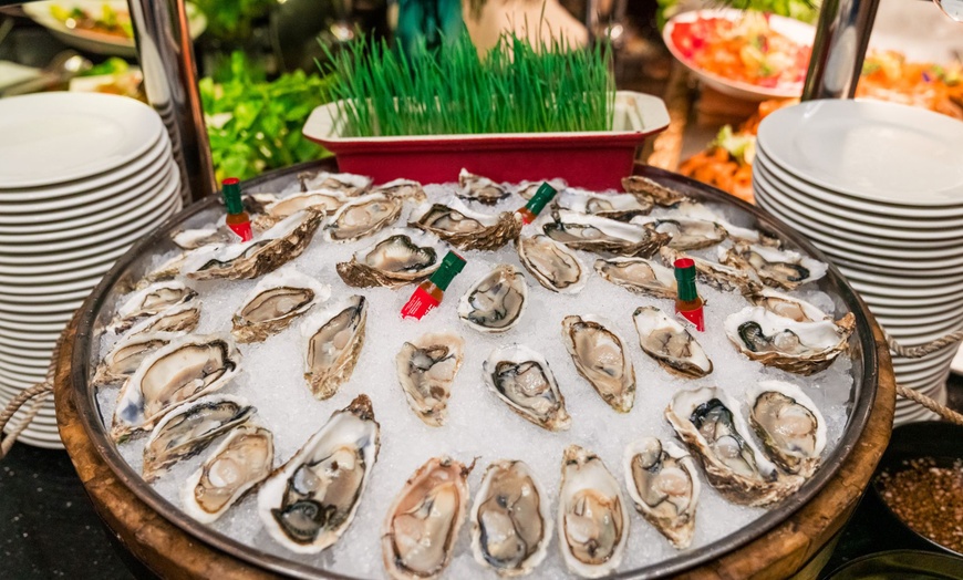 Image 4: 5* Seafood Night with Choice of Beverages for 1 Child or Upto 4 Adults