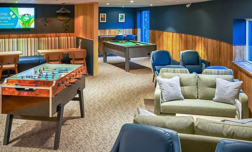 Image 10: Forest of Dean: Glamping Megapod for Four