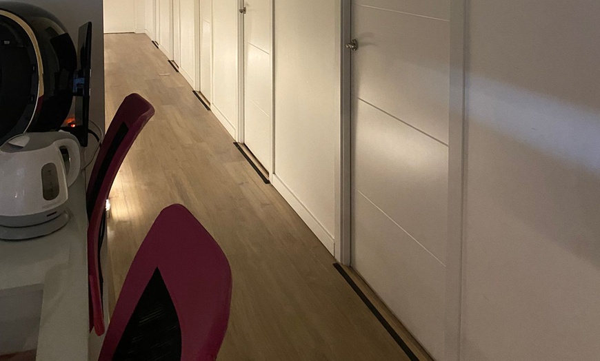 Image 4: Higiene profunda espalda con baño de luna aclaradora 50 minutos