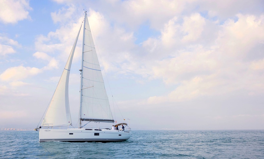 Image 4: 2 horas de navegación en velero para 1 o 2 personas