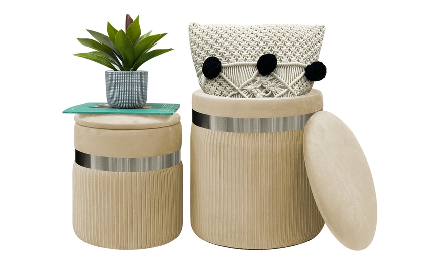 Image 2: Coppia di pouf in velluto