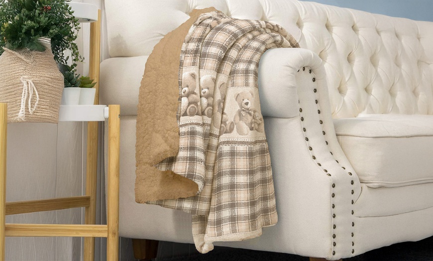 Image 5: Soft and Warm Sherpa Blanket