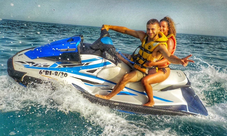 Image 8: Alquiler de moto de agua para 1 o 2 con duración a elegir 