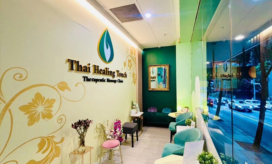 Image 2: Warm Aroma Massage with Hot Stone - 45, 60 & 75 Min Relaxation Packages Available 