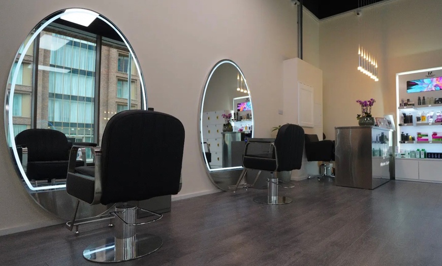 Image 5: Feel Refreshed with One or Three 60-Minute Aqua-Peel Facial Treatments