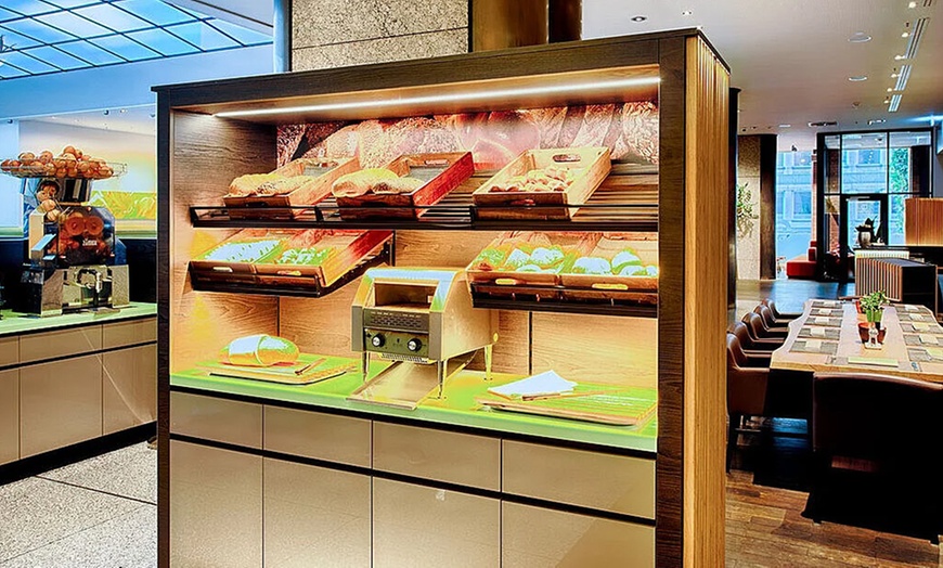 Image 3: Frühstücksbuffet inkl. 1 Glas Sekt für 2 oder 4 Personen