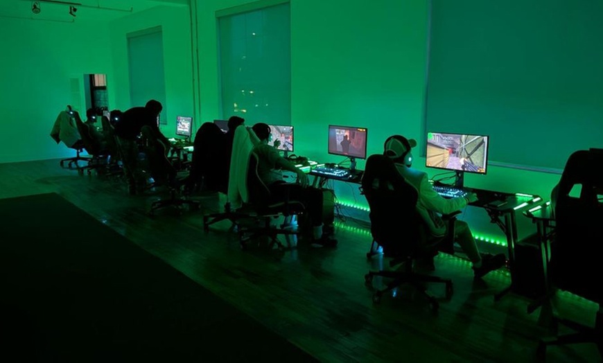 Image 4: Enjoy Racing Simulator, VR Gaming, PS Gaming, And PC Gaming Sessions