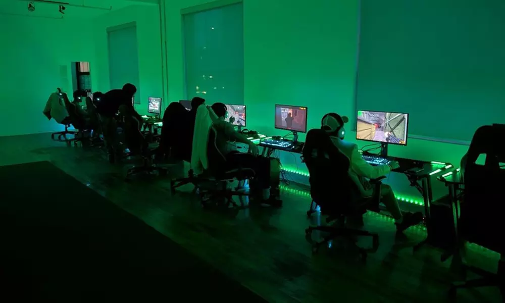 Enjoy Racing Simulator, VR Gaming, PS Gaming, And PC Gaming Sessions