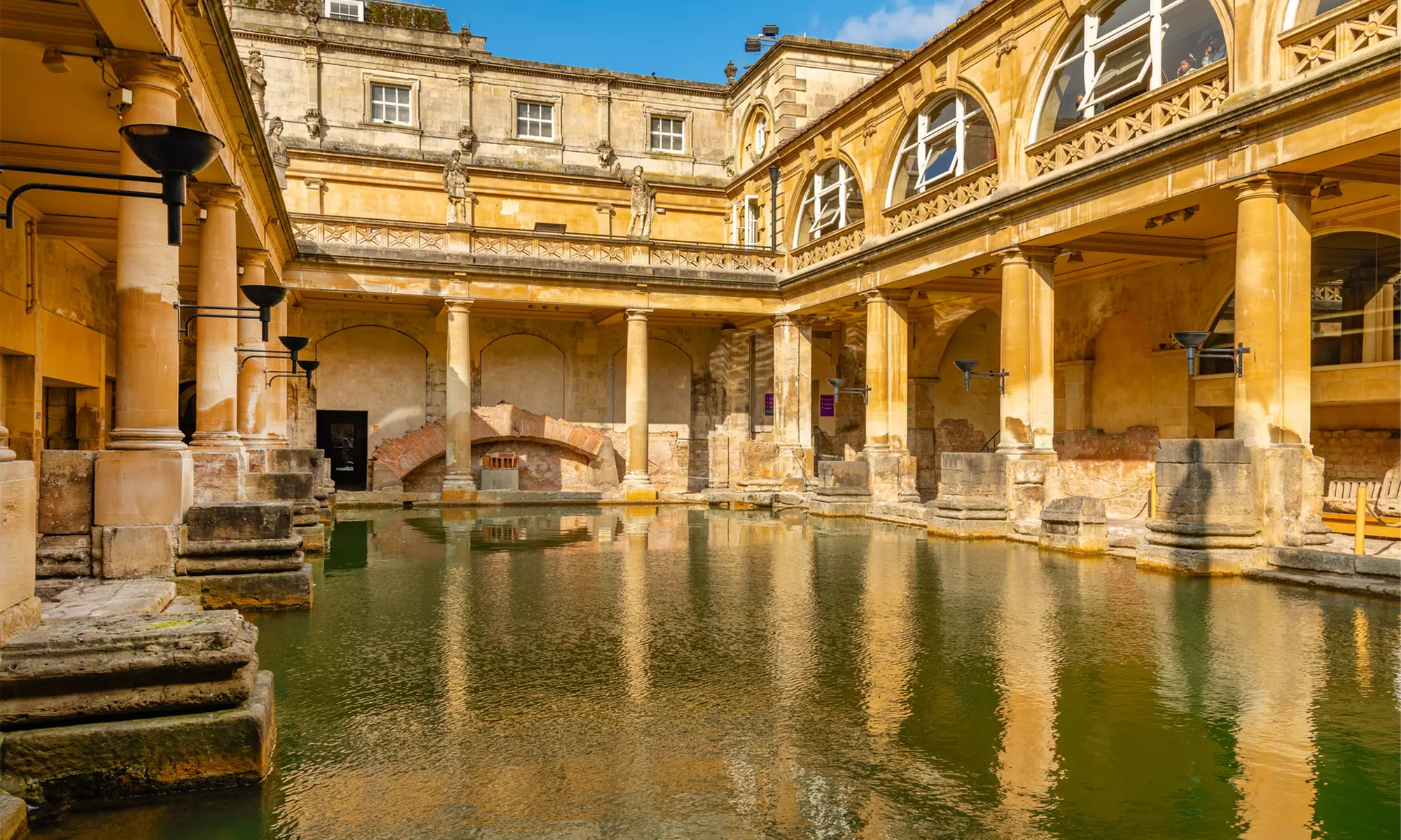 Stonehenge & Bath Guided Tour from London with Roman Baths