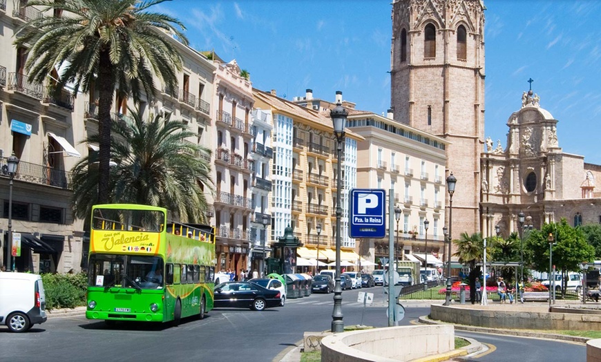 Image 7: 1 o 2 billetes para bus turístico con viajes ilimitados durante 48 h.