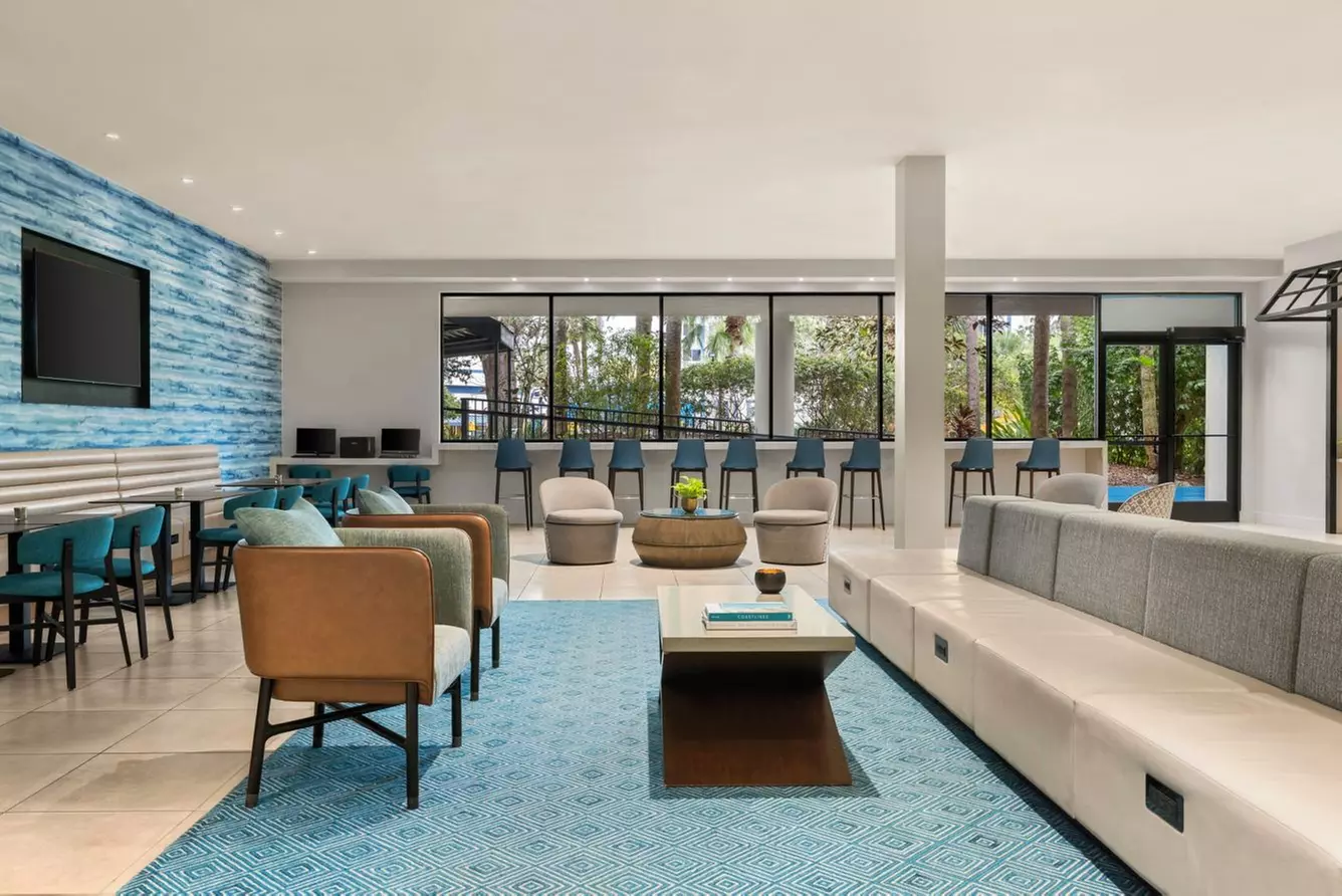 Luxury Resort Near Orlando Parks - Book Now!