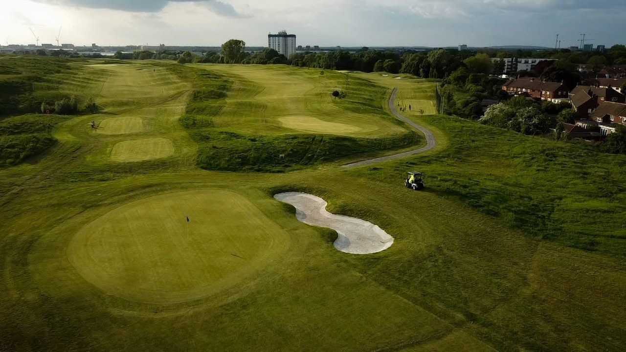 Experience 18 Holes of Golf For 1, 2 Or 4 People at London Airlinks