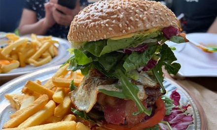 Für 1 Person: Burger-Menü mit Burger, Getränk und Pommes frites - Naturfreundehaus Großer Wald Michelbach