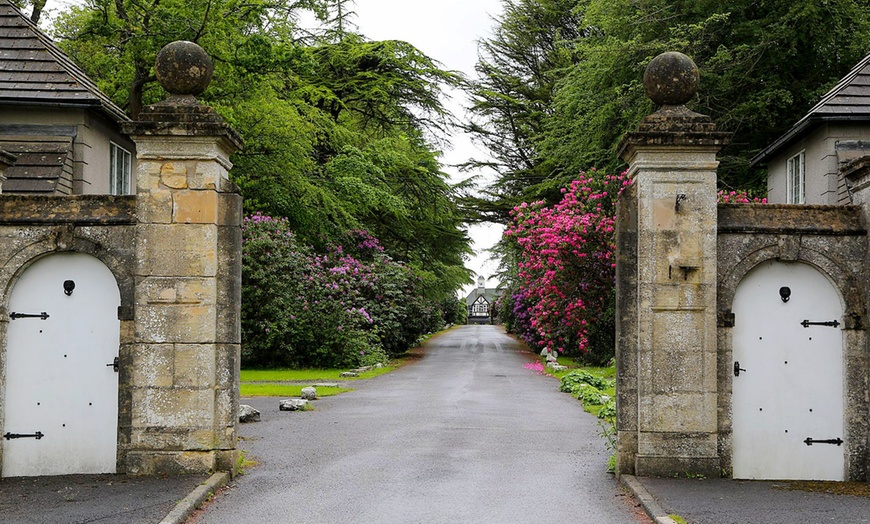 Image 3: Traditional Hotel in South Wales