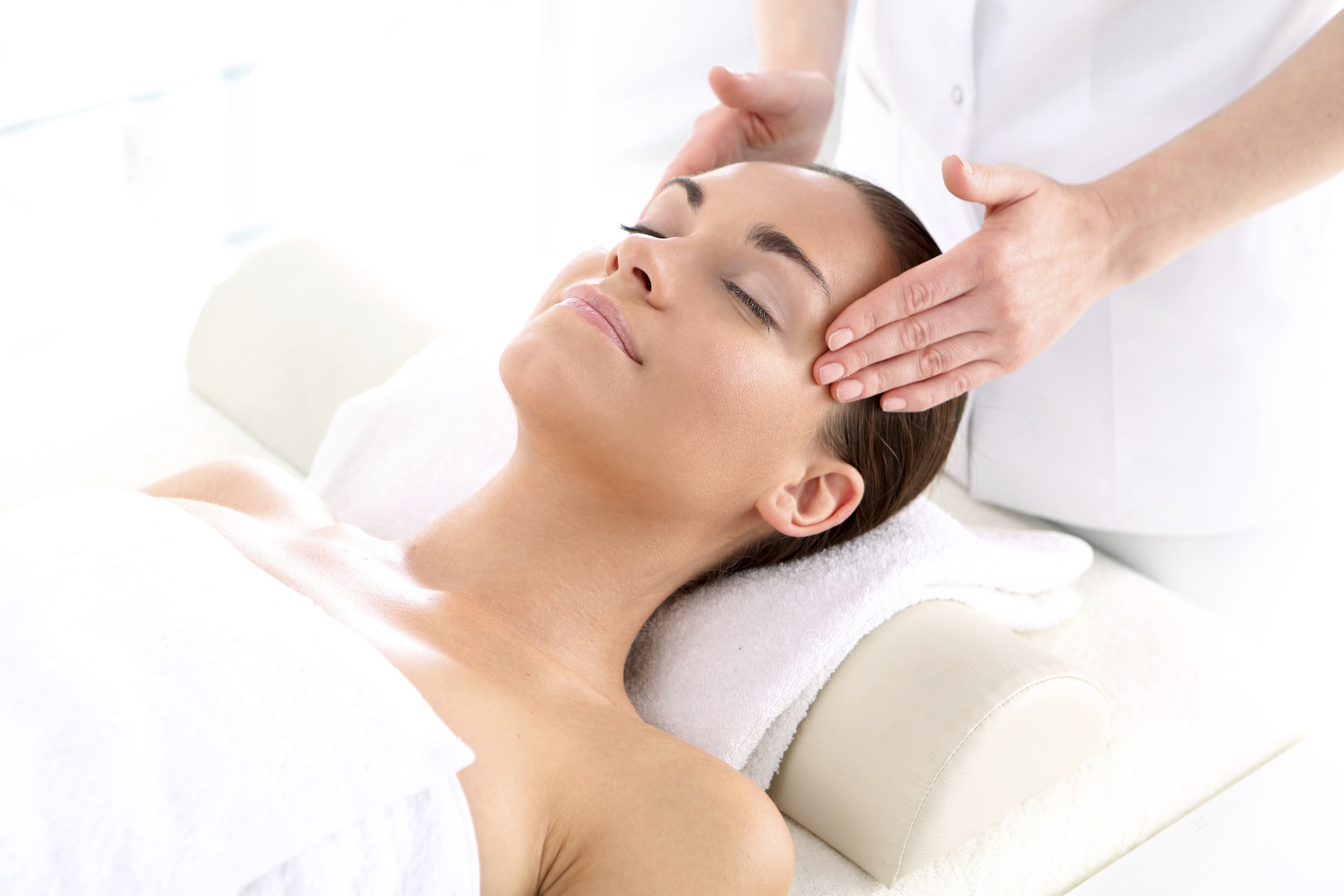 Unwind with 30-Minute or 1-Hour Reiki Session at Hippie Girl Wellness