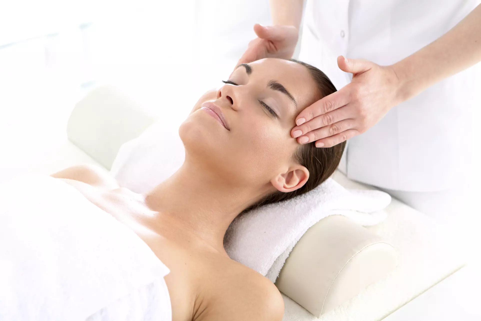 Experience Relaxation with 30-Minute or One-Hour Reiki Session at Hippie Girl Wellness ( Up to 45% Off ) - Primary Image