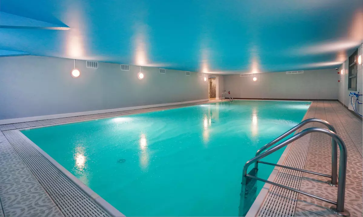 4* Lancashire: Stay for up to 4 with Spa access