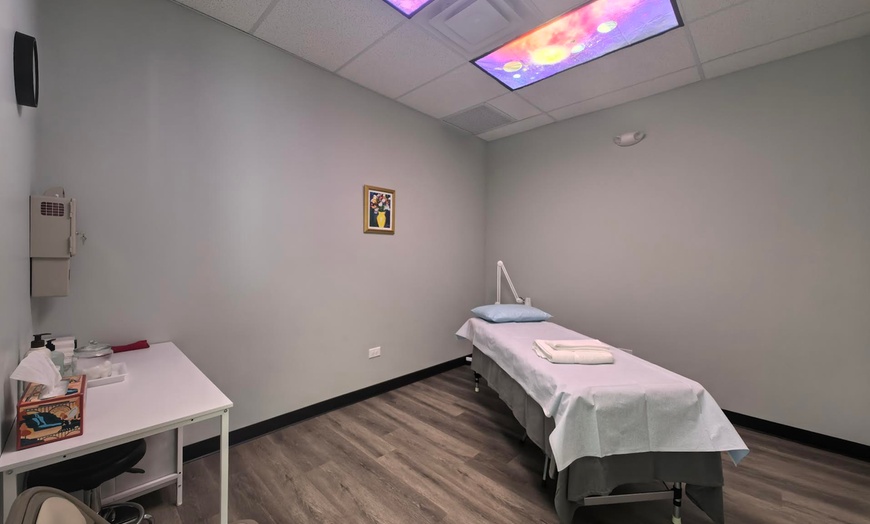 Image 6: TCM Meridian & Acupoint Therapeutic Massage Packages