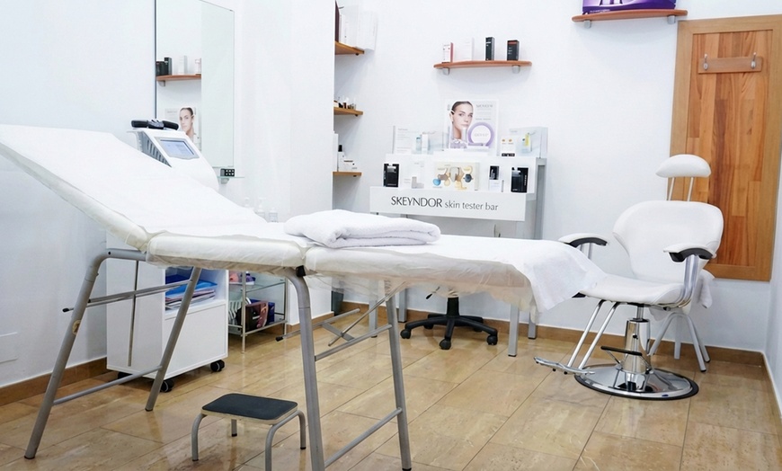 Image 5: Manicura y/o pedicura normal o semipermanente