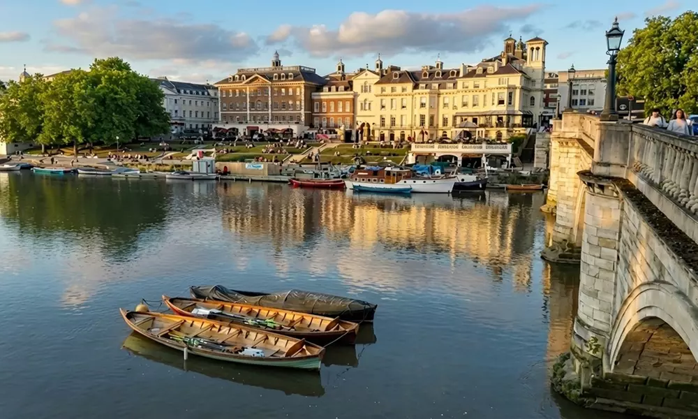 One Hour Boat Rental for Two, Four, Six or Eight