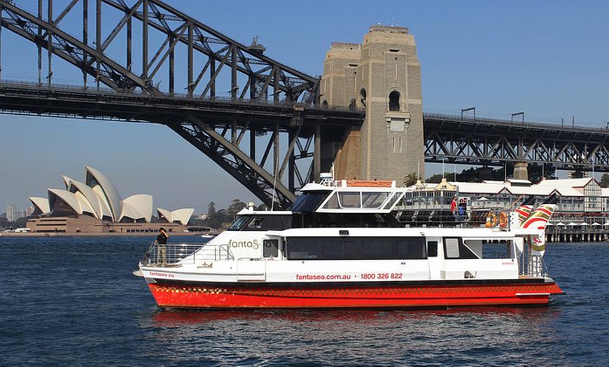 Image 2: Explore Sydney Harbour & Taronga Zoo + Return Ticket - Child or Adult 