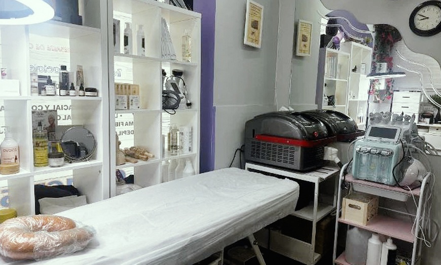 Image 3: 1 sesión de rejuvenecimiento facial o tratamiento Hollywood peel