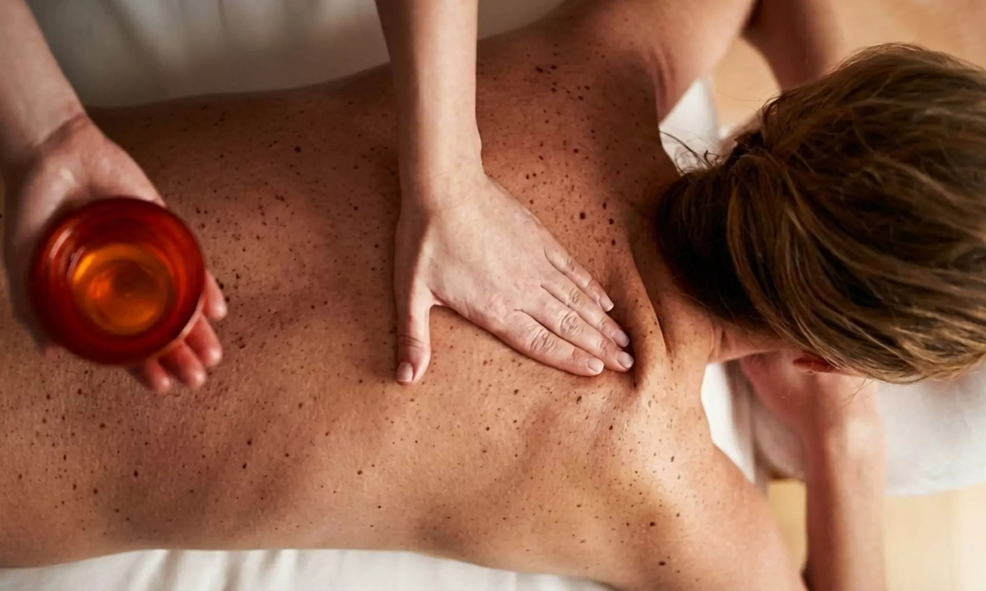 Masaje de hasta 75 minutos para 1 persona a elegir entre 6 tipos