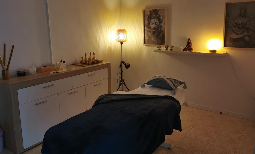 Image 2: Elige entre masajes de 30 o 60 minutos