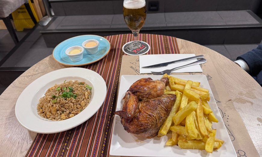 Image 4: Pollo a la brasa peruano con entrante, postre y bebida para 2 o 4