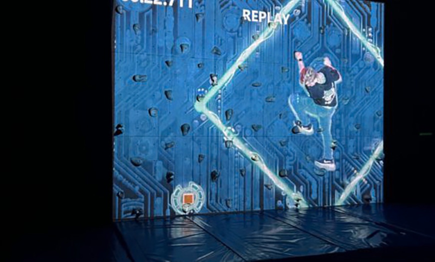 Image 2: 10, 60 oder 120 Min. Klettern an AR (Augmented Reality) Kletterwand