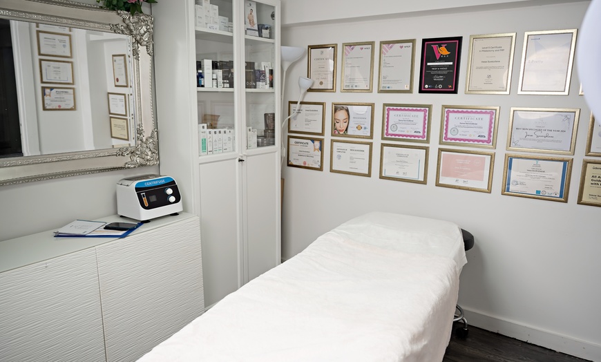 Image 2: Up to 71% Off on Laser Hair Removal at B Pretty