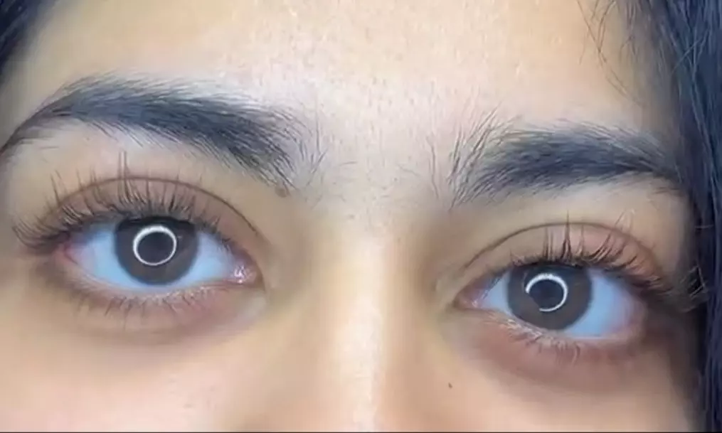 Deluxe Gel Mani w/ Cateye & Oil Hand Massage, Lash Lift or Extensions