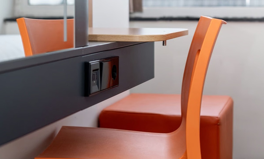 Image 4: Amsterdam: room of your choice incl. late check-out