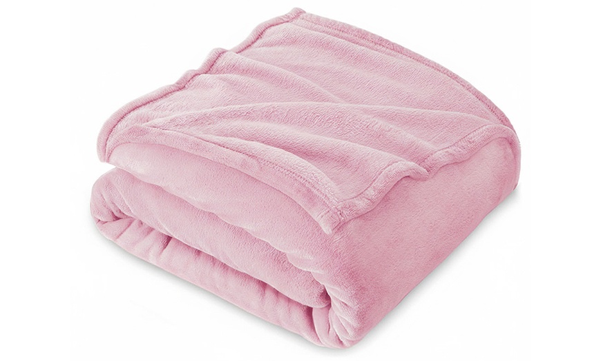 Image 6: Manta de forro polar tamaño matrimonial