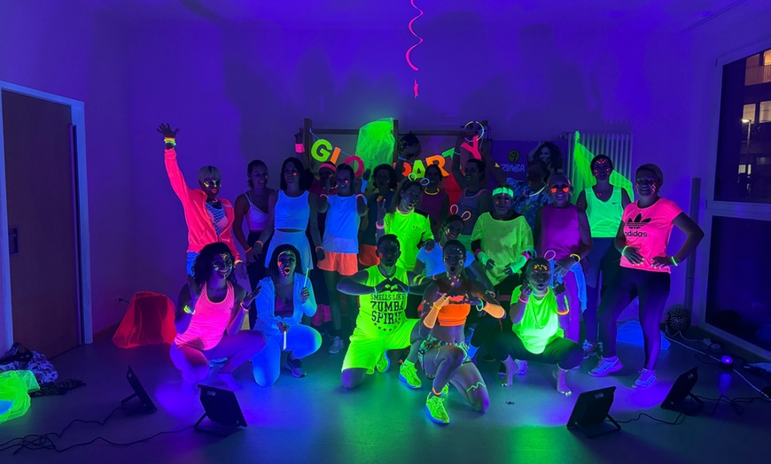 Image 2: 1, 3 oder 5 Zumba-Kurse à 90 Min. für 1 oder 2 Personen