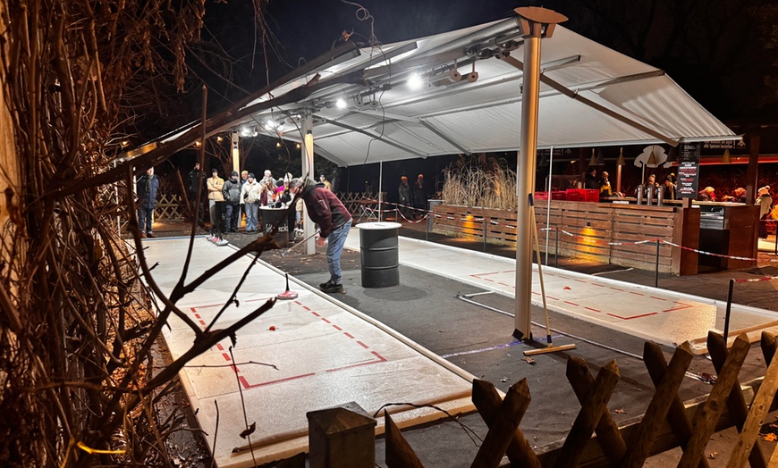 Image 2: 1 Std. Eisstockschießen in Dresden für bis zu 10 Personen
