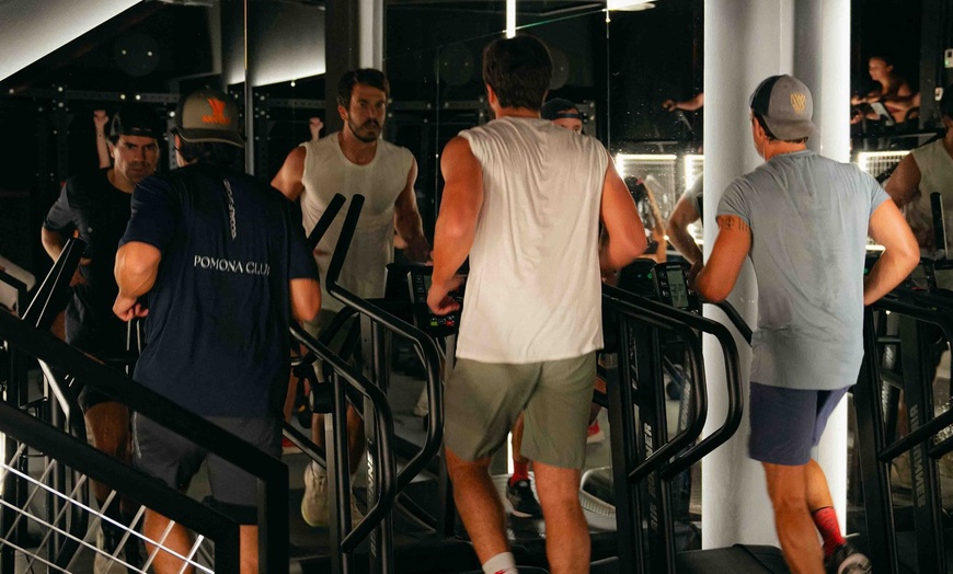 Image 9: Running con bebida para 1 o 2 personas en Club Pomona