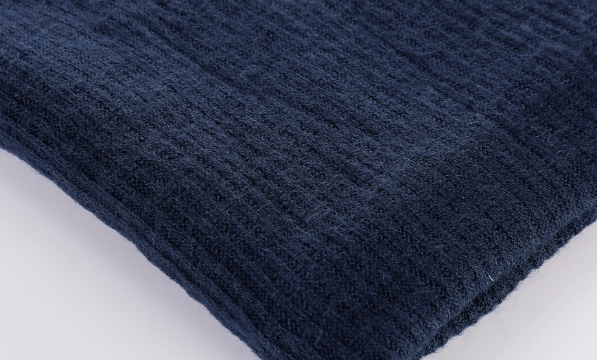 Image 13: Bufanda tipo braga con tejido suave y acanalado e interior afelpado