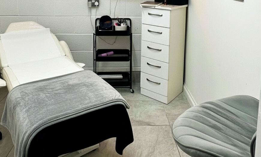 Image 2: For 60 Minutes: Option Between Swedish Or Full Body Relaxation Massage