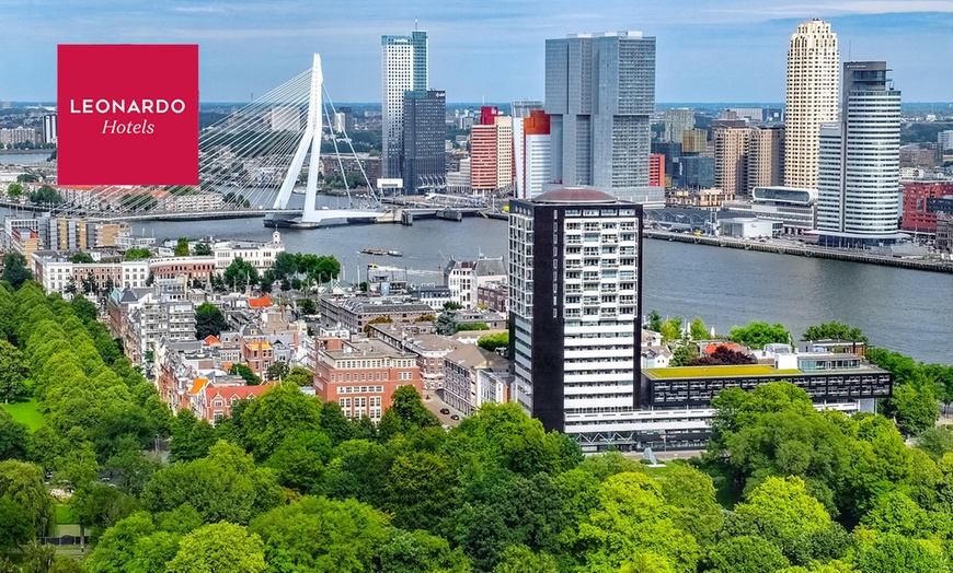Image 1: Rotterdam : chambre double standard ou petite avec pdj en option