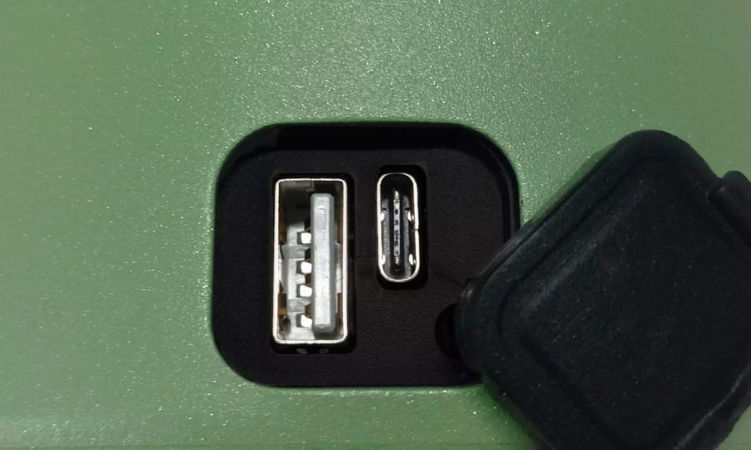 Lanterne LED autonome (100 heures) et rechargeable