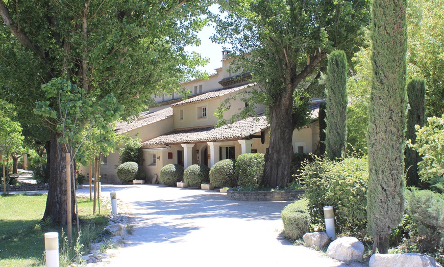 Image 14: Proche Avignon: chambre double confort ou supérieure avec pdj et repas