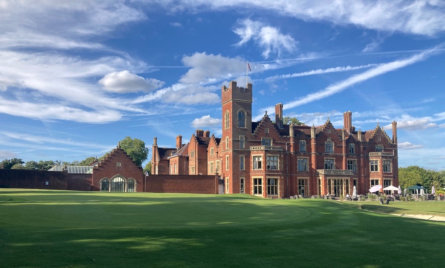 Image 10: Relaxing Spa Day with Dining & Prosecco at Country Club Retreat
