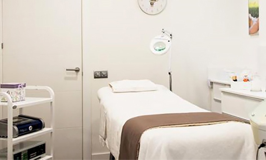 Image 2: Lifting y tinte de pestañas con opción a diseño y depilación de cejas