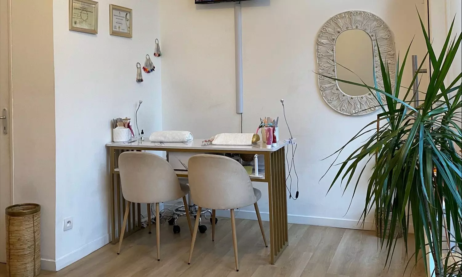 Cils classiques ou rehaussement avec beauté des mains en option