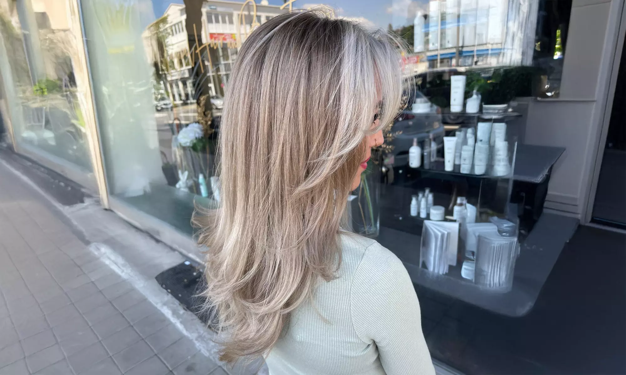 Damen-Haarschnitt, opt. mit Strähnen & Glossing, Farbe oder Balayage