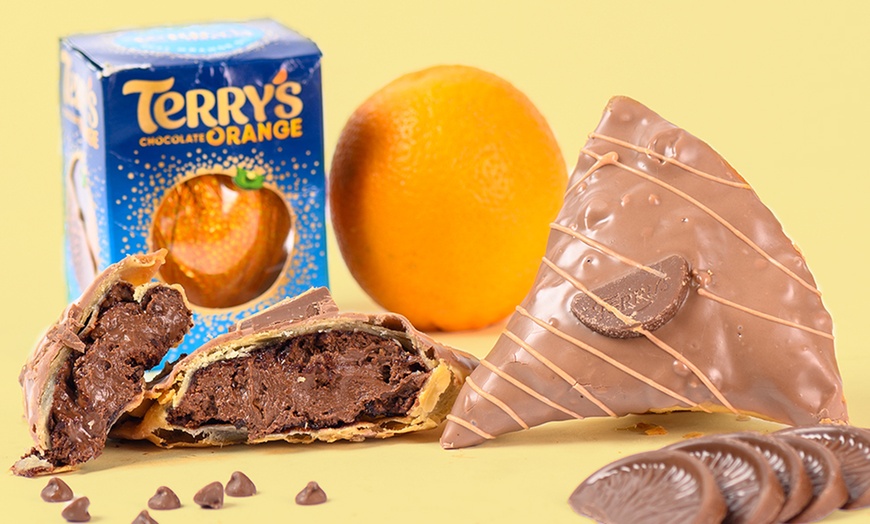 Image 4: Enjoy Handcrafted Delicious Samosas in Boxes of 4, 8, or 12